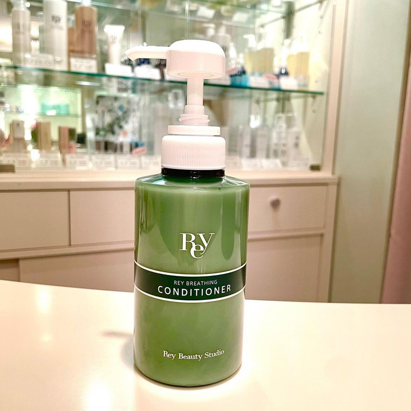 Rey Beauty Studio. Rey Breathing Conditioner. Восстанавливающий кондиционер для волос Рэй. Рэй Бьюти Студио, 300 мл
