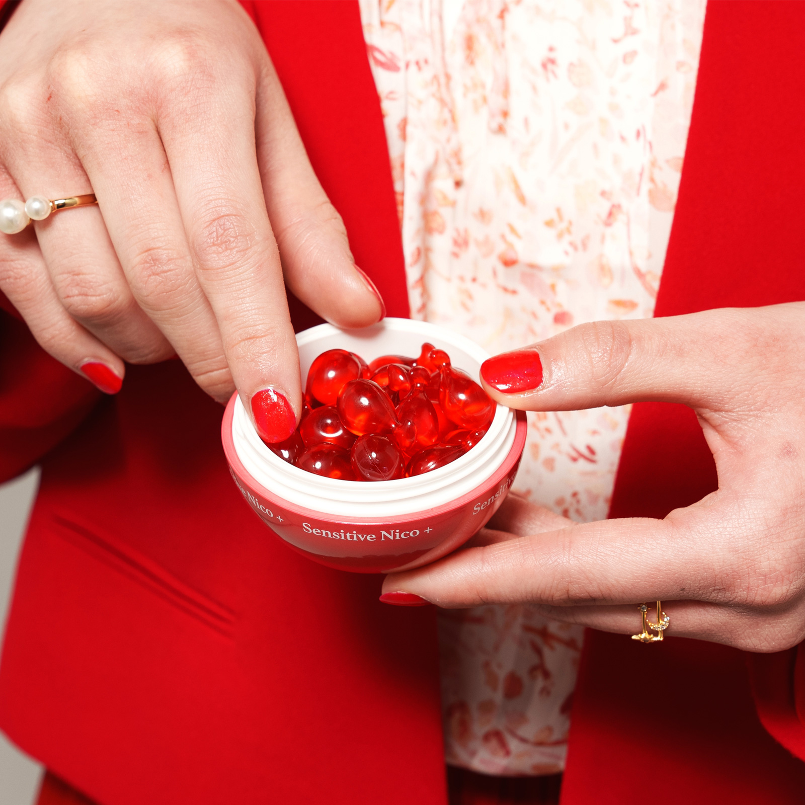 VIONEE Sensitive Niсo Plus. Эссенция–масло для чувствительной кожи Виони, 24 капсулы х 0.75 мл