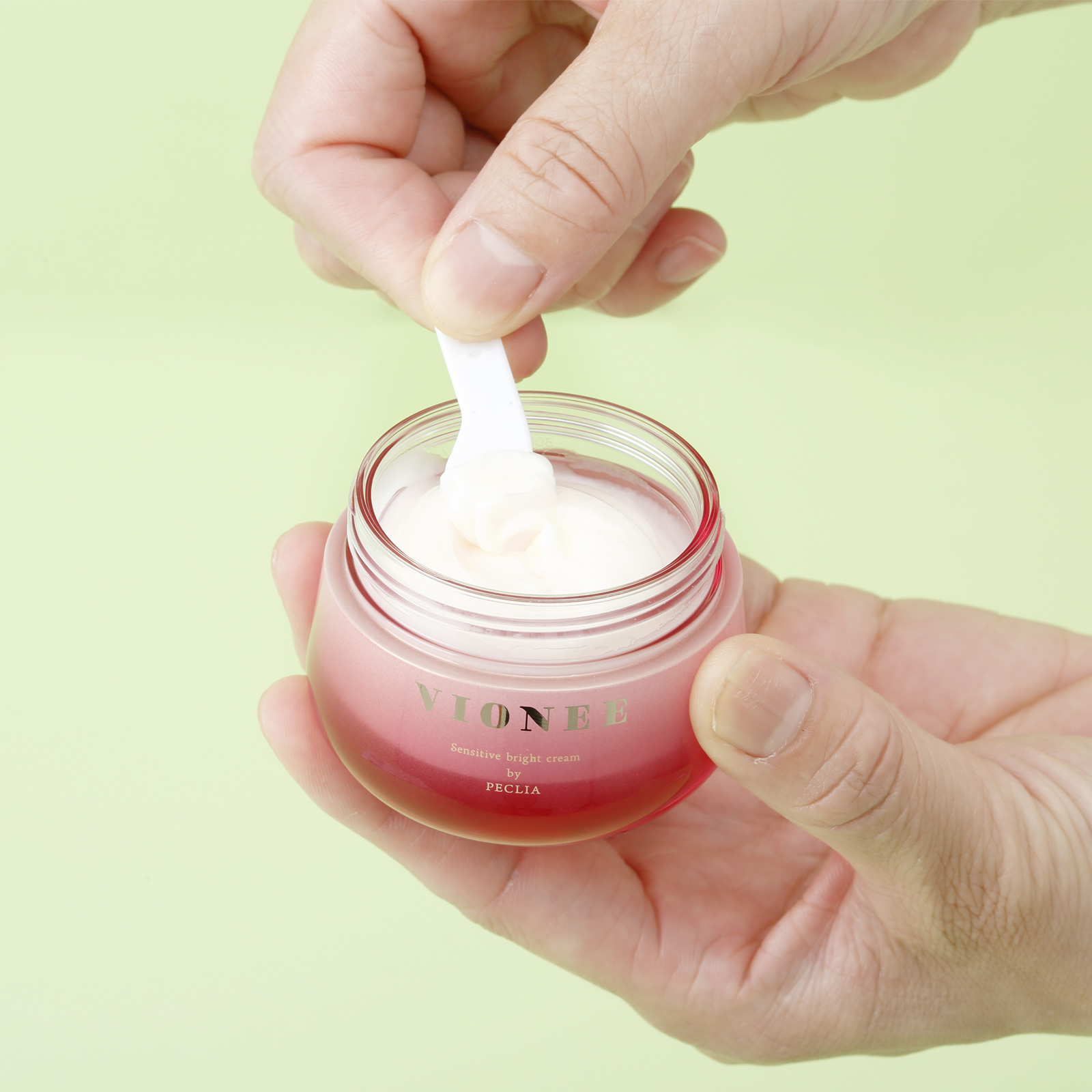 VIONEE Sensitive Bright Cream. Крем, выравнивающий цвет кожи, для чувствительной кожи Виони, 30 г