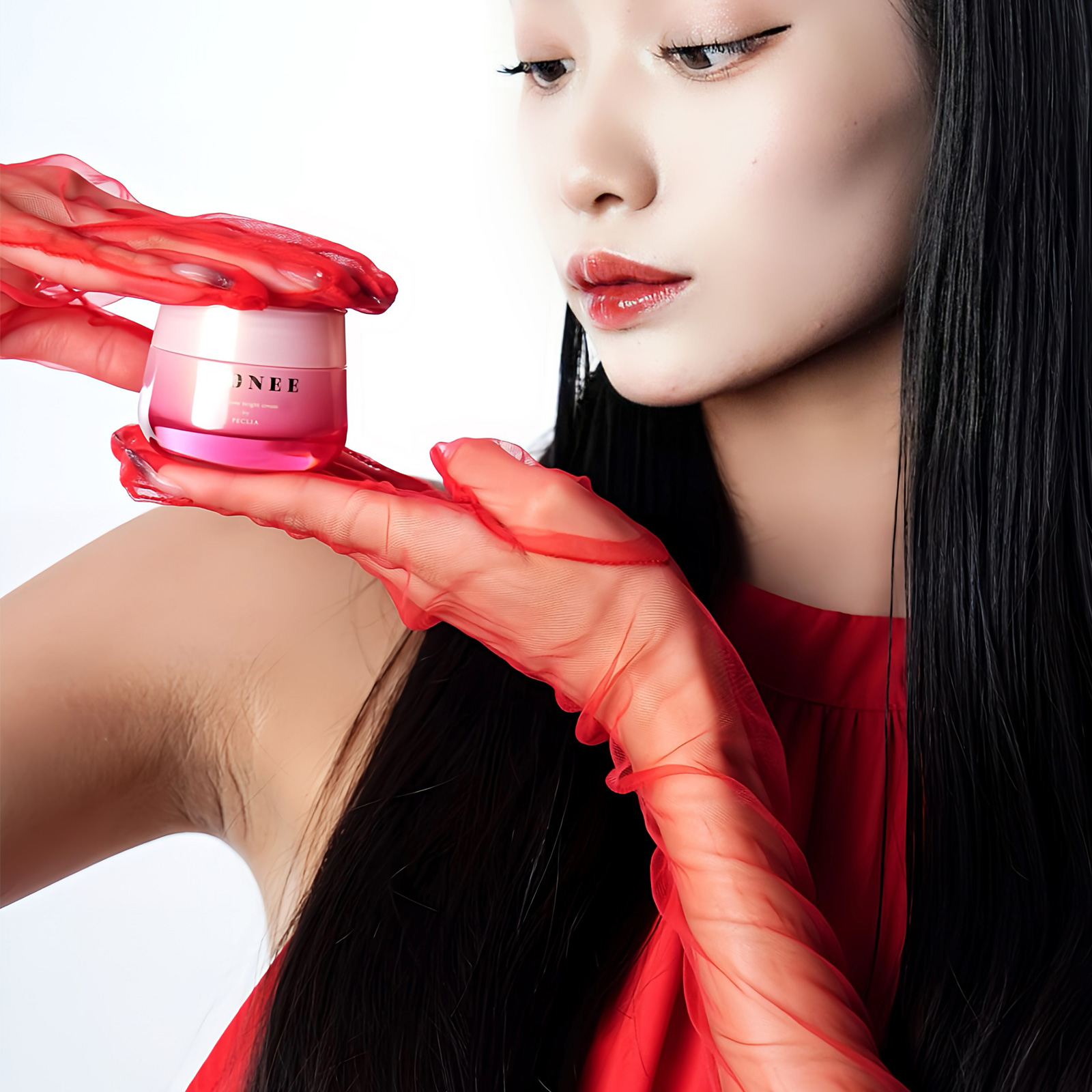 VIONEE Sensitive Bright Cream. Крем, выравнивающий цвет кожи, для чувствительной кожи Виони, 30 г