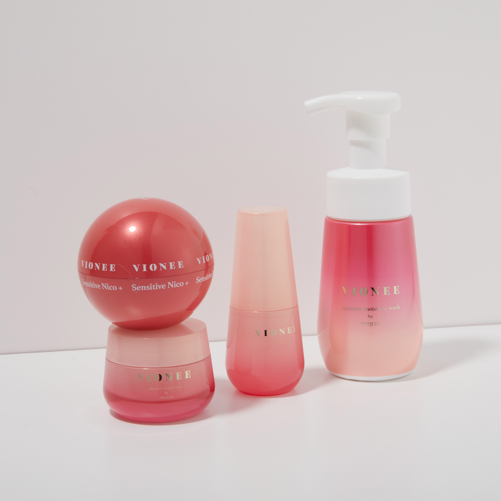 VIONEE Sensitive Moisture Wash. Увлажняющая пенка для чувствительной кожи Виони, 150 мл